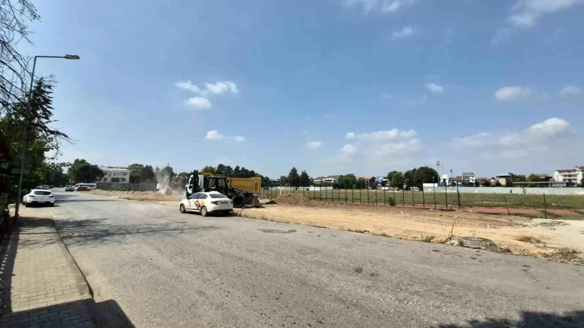 duzcede 18 temmuz stadyumu hafriyati kaldiriliyor fs4diO9c