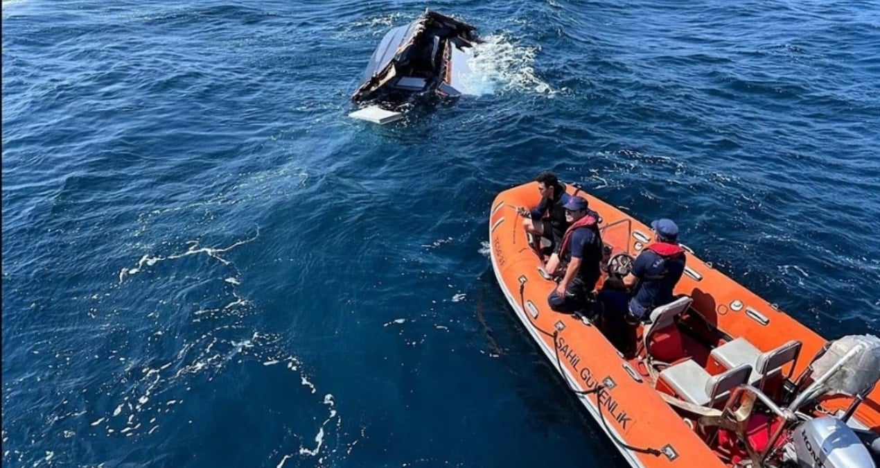 teknesi parcalanmis halde bulunan is insanini 13 kurbaga adam ariyor AlHKuY2q