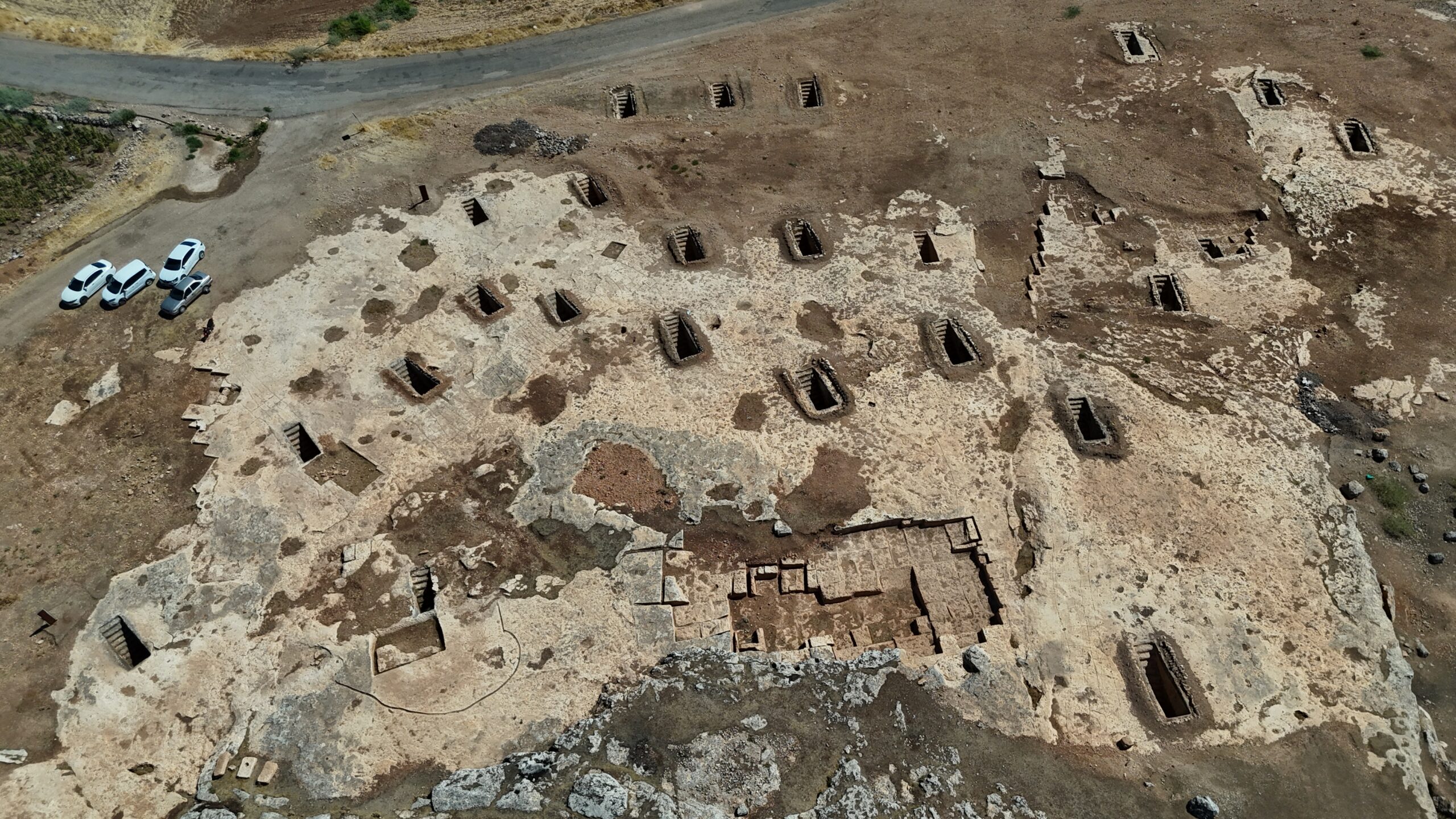 adiyamandaki tharsa antik kentinde 8 oda mezari bulundu YYjXw3X9