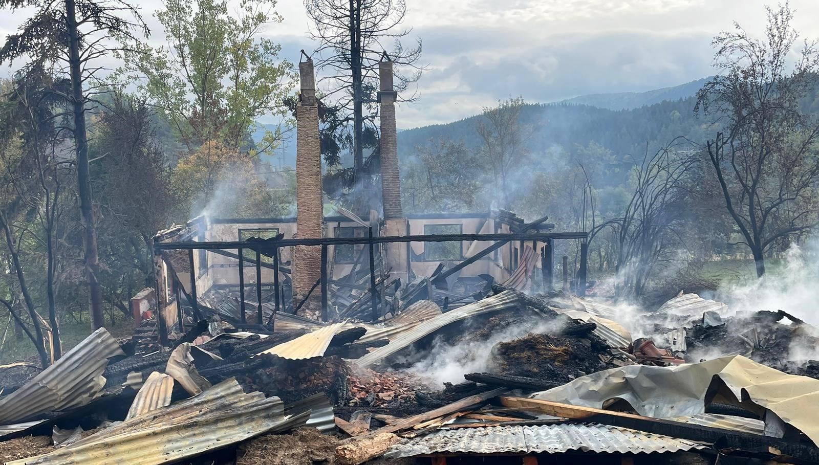 alevlere teslim olan ahsap ev kule dondu uQ1NZ7cR