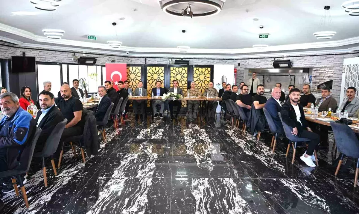 bitlis valisi ahmet karakaya basin mensuplariyla bir araya geldi tOAPMH24.jpg