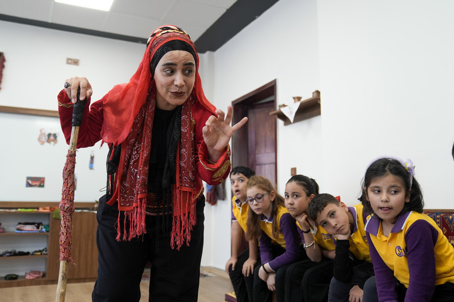 cocuklarimizi sahneye tasimak icin calistiriyoruz 8az28MD5.jpg