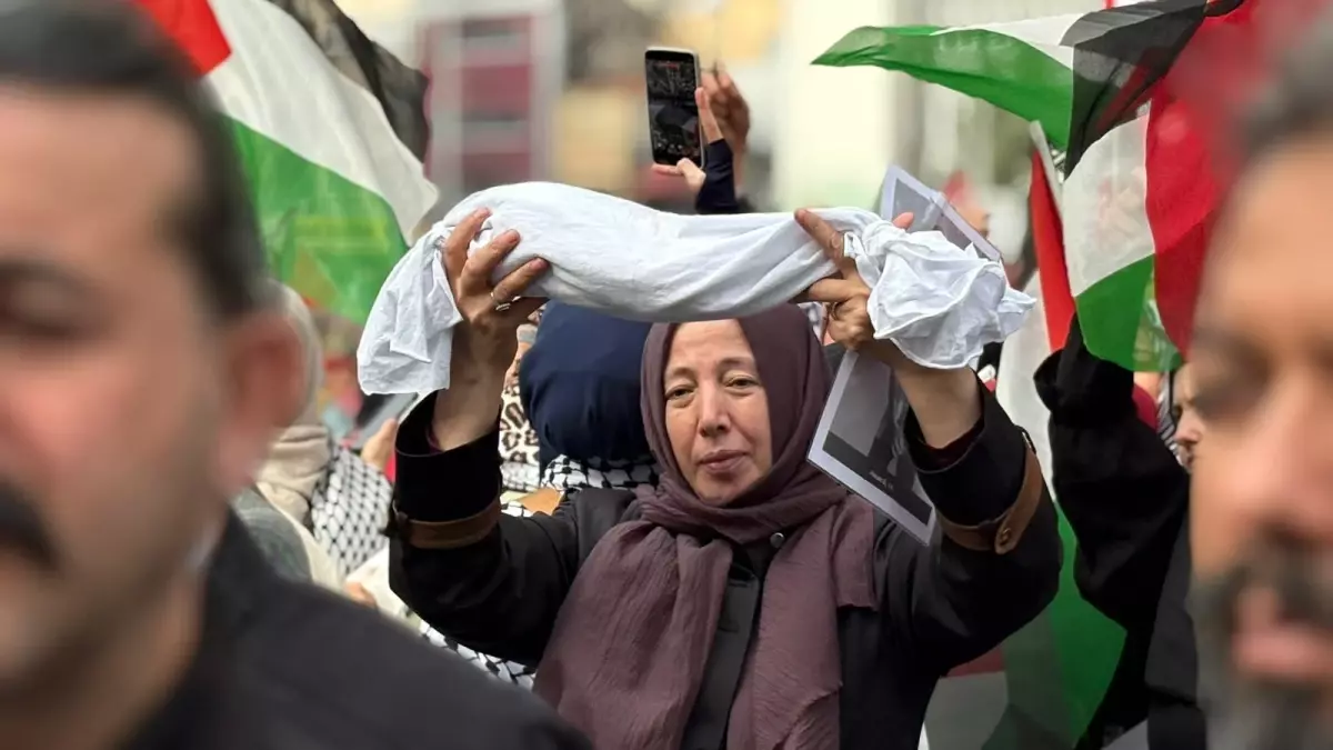 corluda gazze icin yuruyus duzenlendi TJ7igCwn.jpg