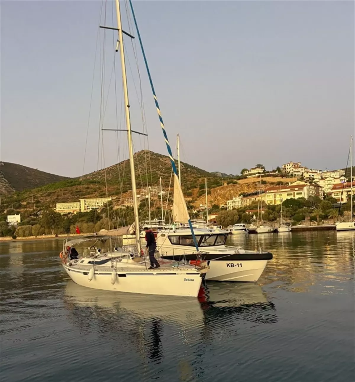 datca aciklarinda 42 duzensiz gocmen ve 2 kacakci yakalandi iS9F1wnP