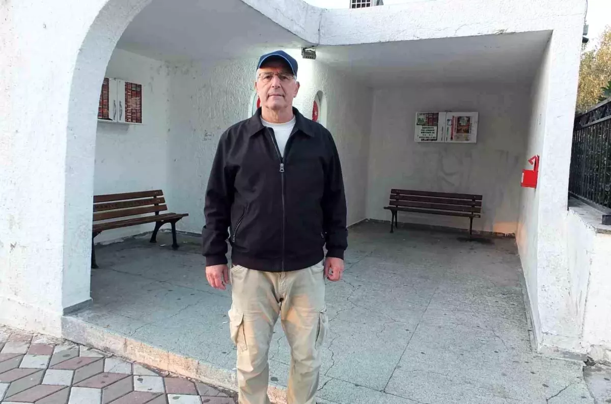 gurbetci taksici burhaniyede kitapliklara sahip cikti XUqb7Qi7.jpg