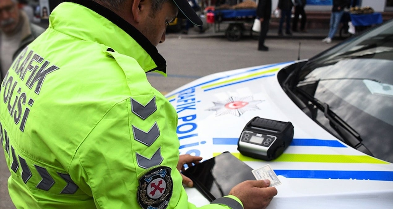 15 bin lira odemeden trafige cikan yandi hem para hem de trafikten men cezasi uygulanacak HRI51bes.jpg