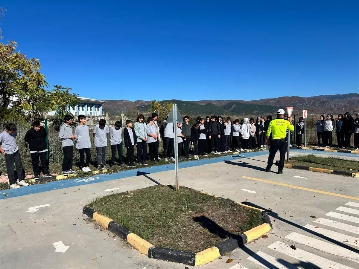 almusta ogrencilere trafik egitimi JeRwtkHK.jpg