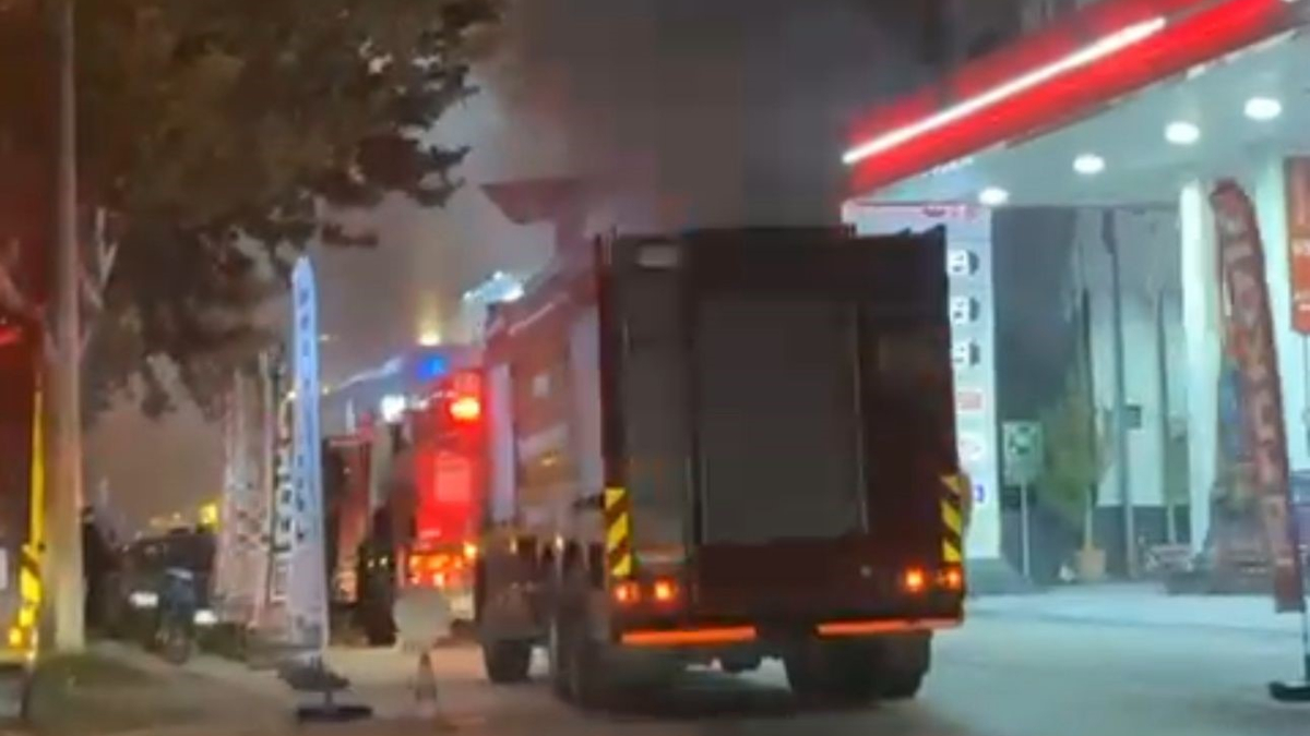 bursada sanayi sitesinde yangin benzin istasyonuna sicramadan sonduruldu V5euT6es.jpg