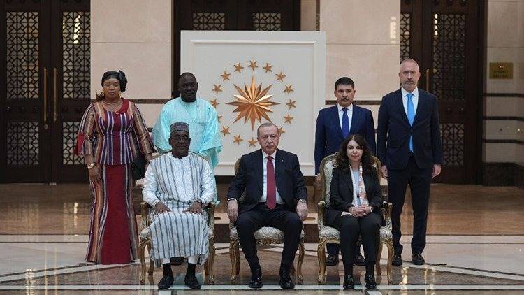 erdogan 5 ulkenin buyukelcisini kabul etti rYeEYGMl.jpg