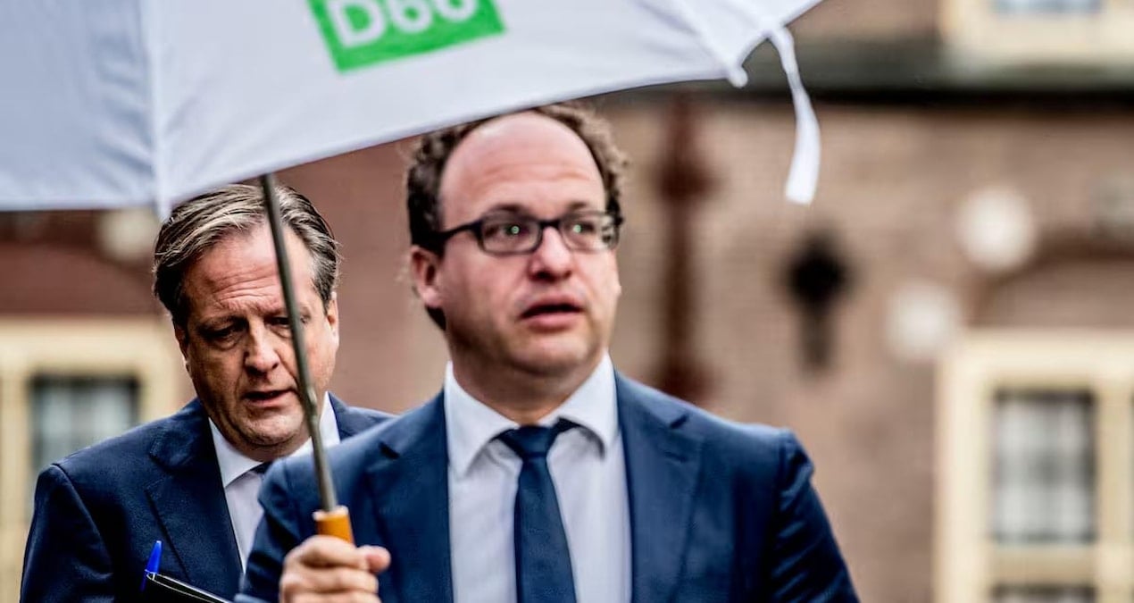 eski bakan kasif olarak gorevlendirildi 9w2rB2l6.jpg