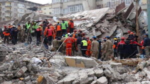 nusret-bey-apartmani-davasinda-karar-2-kamu-gorevlisine-7-yil-6-ay-ile-8-7pL5XQXM