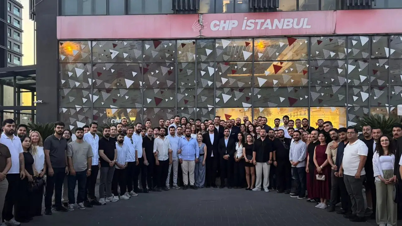 Chp istanbul genclik kollarinin tamami yeni partiye gecti tjIwcRXa