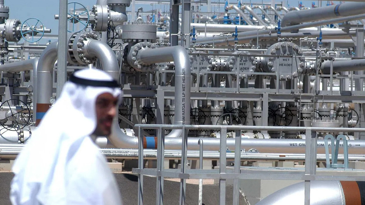 Kuveyt’ten petrol hamlesi: 16 milyar dolarlık dev anlaşma imzalandı Haber gorseli